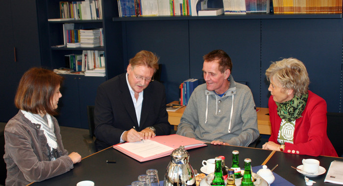 Unterzeichnung des Kooperationsvertrages am 26. November 2013 an der Deutschen Sporthochschule Köln