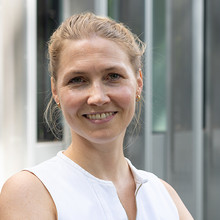 Anne Karwath
