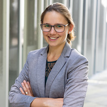  Constance Badalì