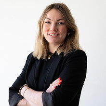 Karina Müller