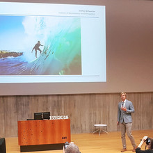 Vortrag bei der ISBS-Konferenz 2018 (Foto: Josef Viellehner) Steffen Willwacher hält Vortrag auf der ISBS-Konferenz